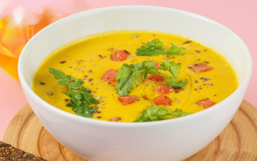 Sopa cremosa de zanahoria, coliflor y cacahuete